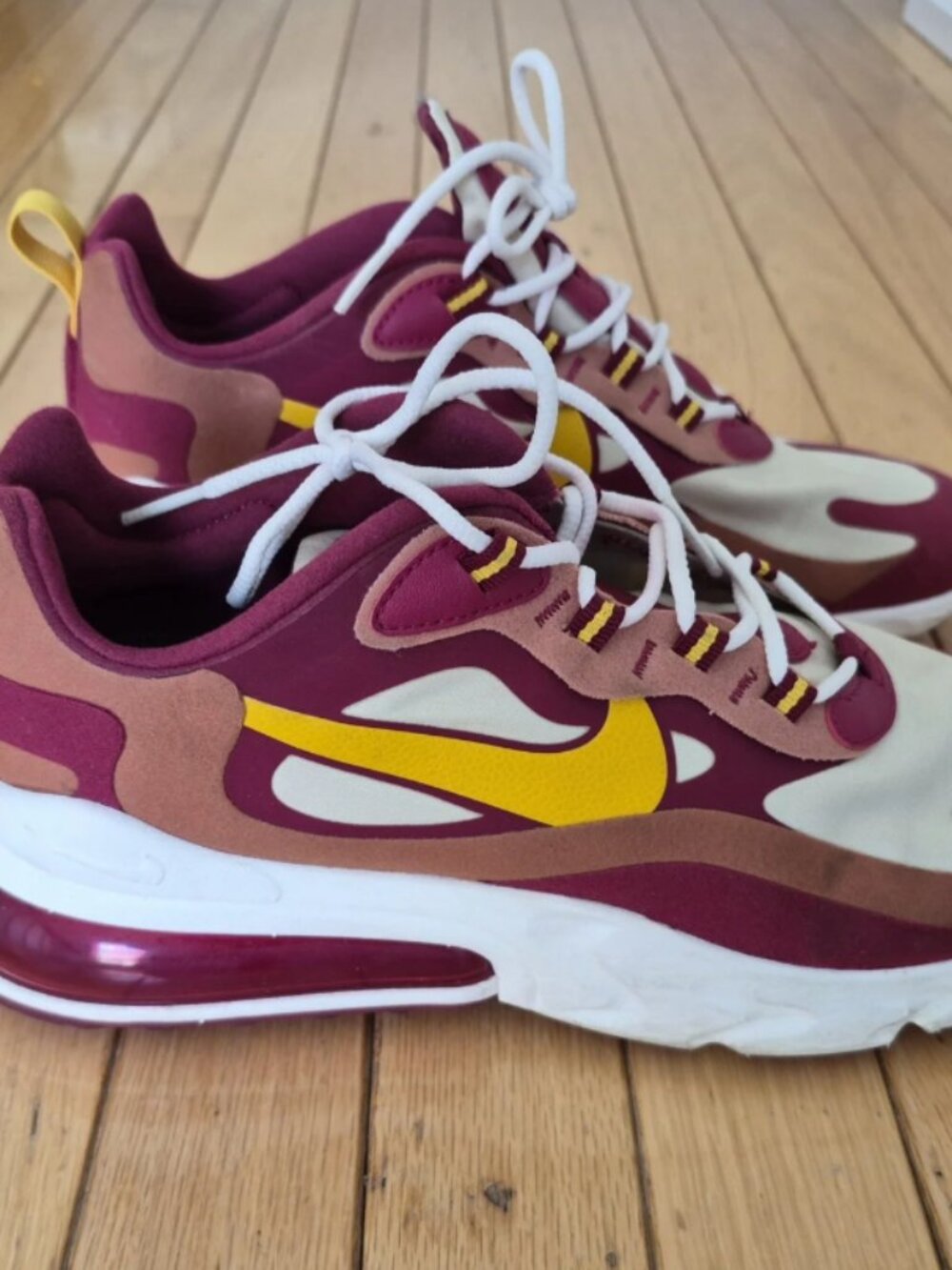 Nike Air Max 270 React Noble Red Gold Mens 8 Womens 9.5